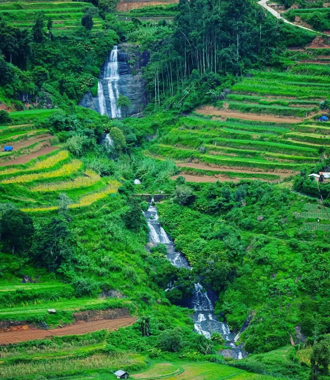 Monsoon waterfall in Vattavada